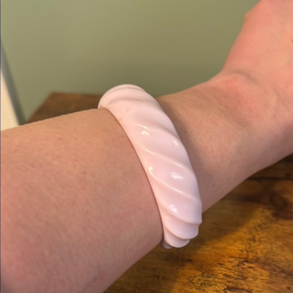 Vintage Plastic Bangle Bracelet, Light Pink, Twisted, Scalloped, Retro, Boho